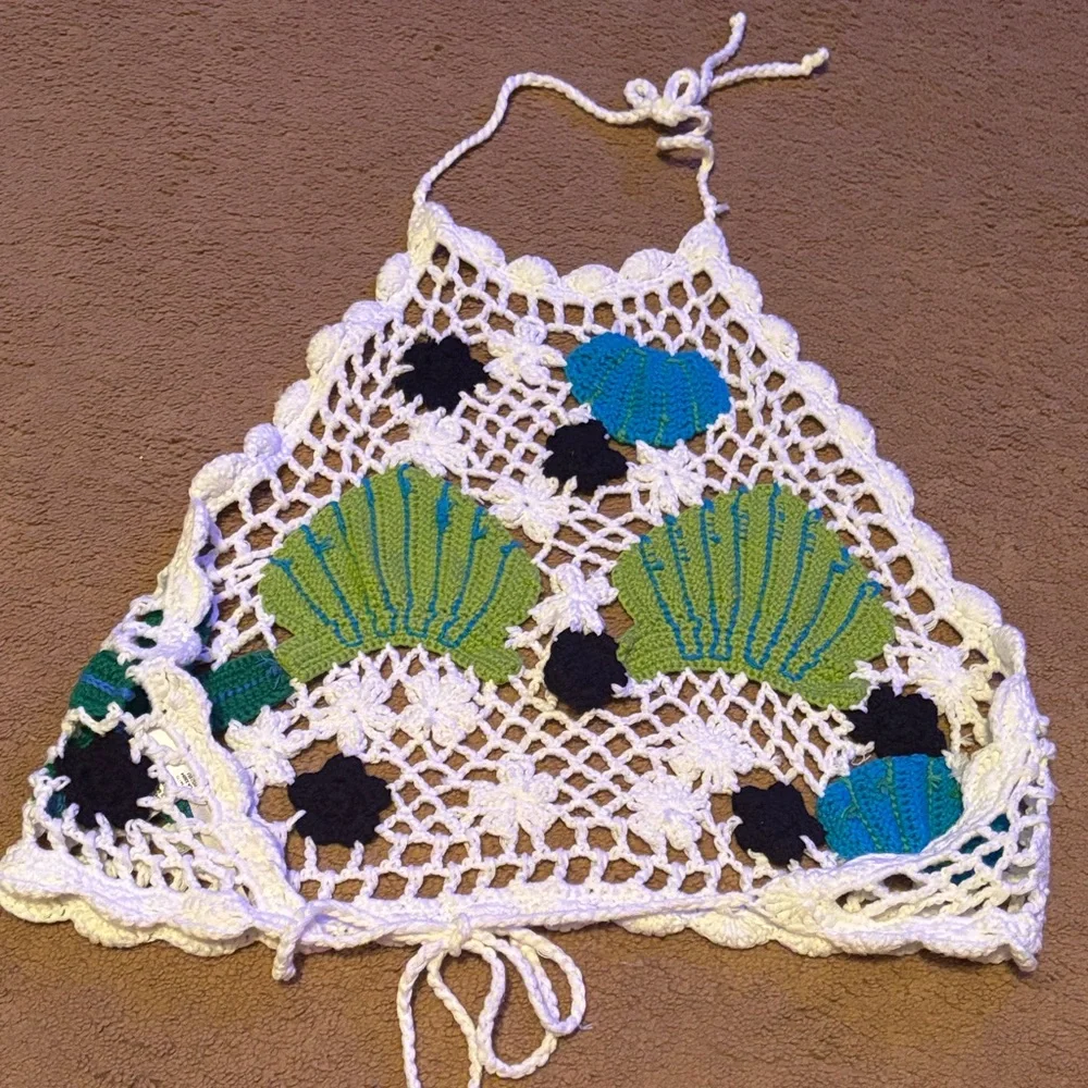 Crochet Halter Top with Seashell Design - Picture 3 of 3